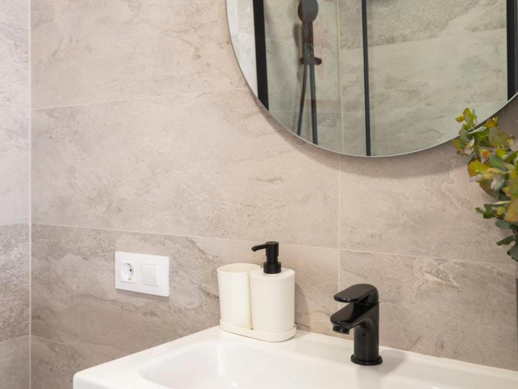 Elegante Apartamento En El Centro. Nuevo! Santander Zewnętrze zdjęcie